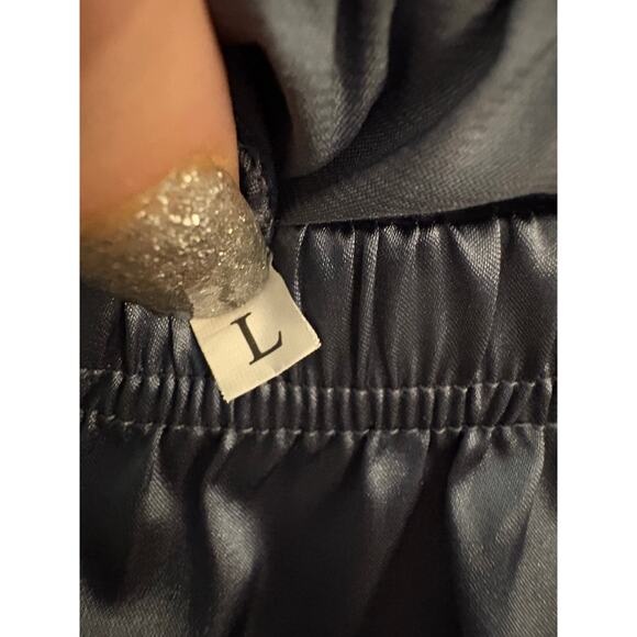 Womans Silky Feel Gray Pajama Set Top & Bottoms Button Up Top Unbranded Large - Picture 10 of 14